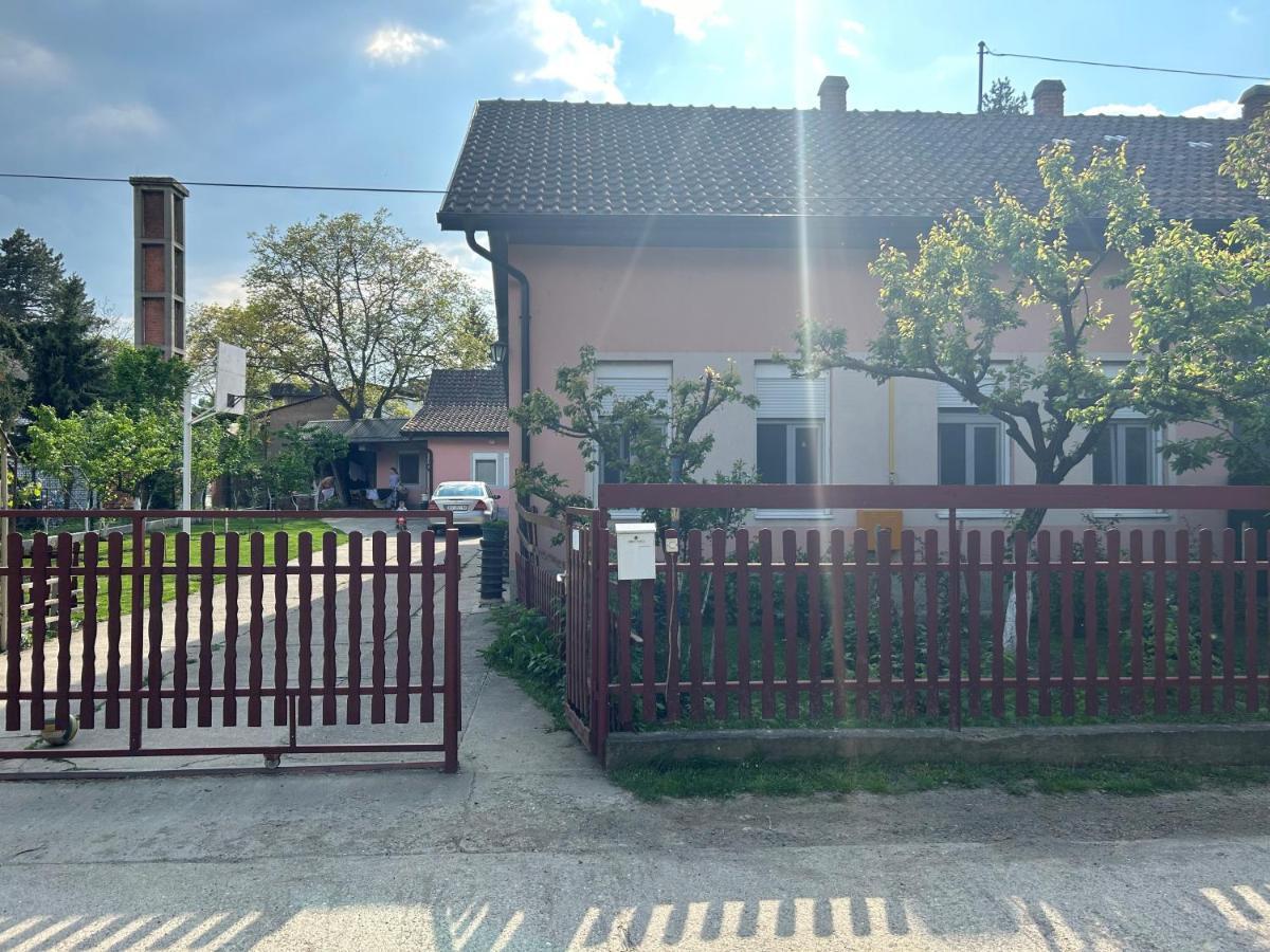 Milica Apartmani Vrdnik Exterior photo